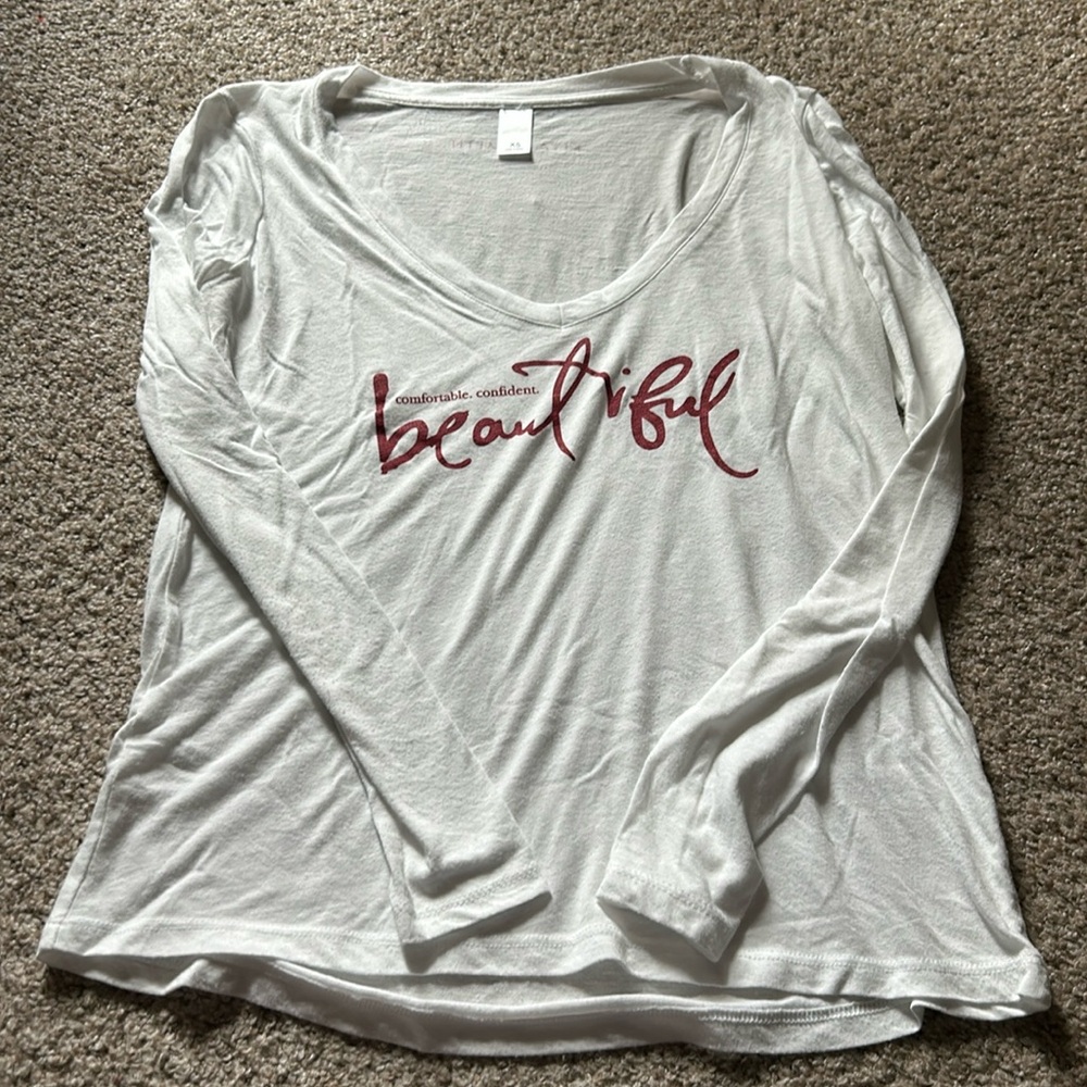 Kiya Tomlin Size XS White Beautiful Long Sleeve Tshirt